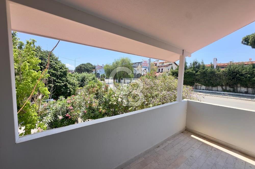 URLA İSKELE TAM MERKEZİNDE KİRALIK DENİZE 100MT 3+1 MÜSTAKİL EV