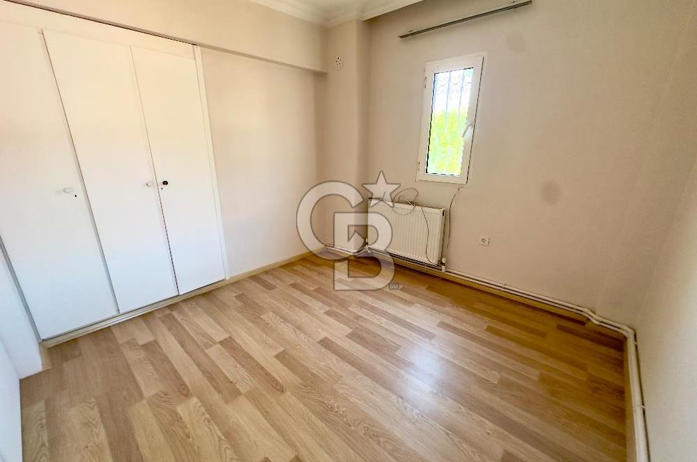 URLA İSKELE TAM MERKEZİNDE KİRALIK DENİZE 100MT 3+1 MÜSTAKİL EV