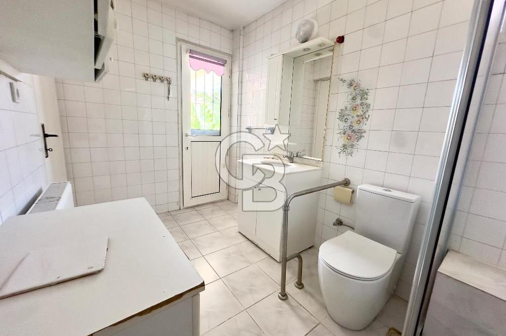URLA İSKELE TAM MERKEZİNDE KİRALIK DENİZE 100MT 3+1 MÜSTAKİL EV