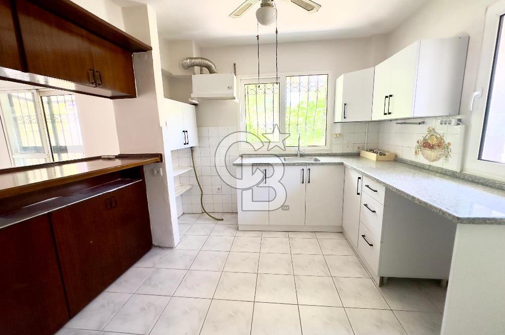 URLA İSKELE TAM MERKEZİNDE KİRALIK DENİZE 100MT 3+1 MÜSTAKİL EV