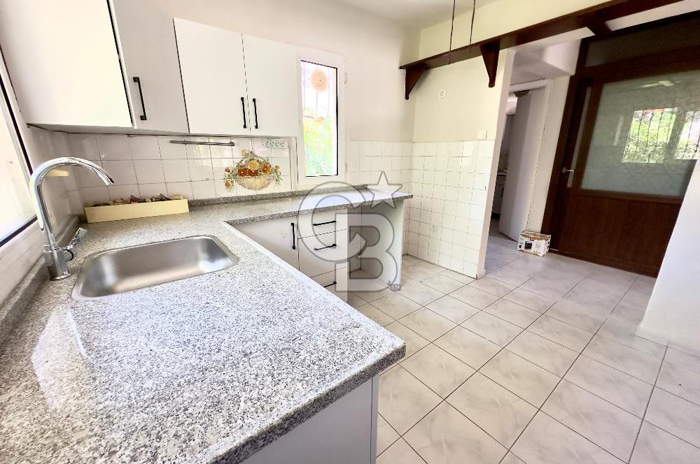 URLA İSKELE TAM MERKEZİNDE KİRALIK DENİZE 100MT 3+1 MÜSTAKİL EV