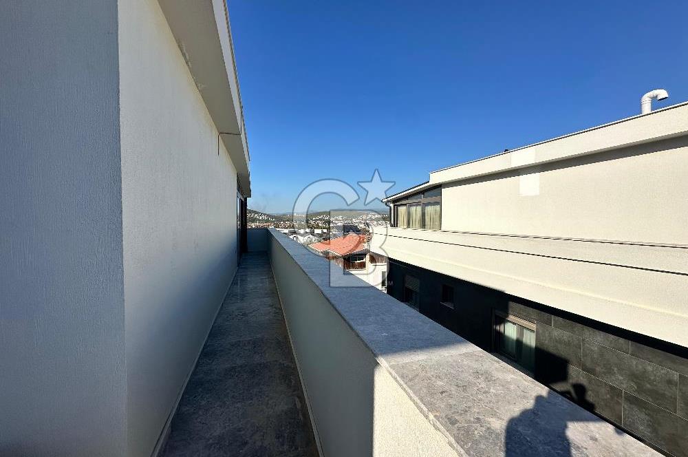 Sığacığın Kalbinde Marina Manzaralı 4+2 Villa