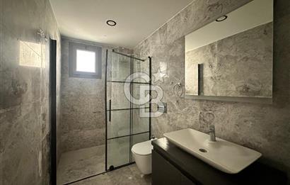 Sığacığın Kalbinde Marina Manzaralı 4+2 Villa