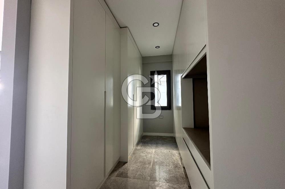 Sığacığın Kalbinde Marina Manzaralı 4+2 Villa