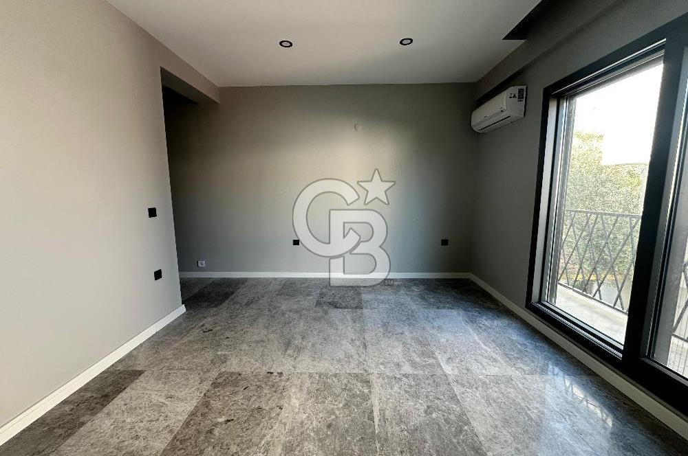 Sığacığın Kalbinde Marina Manzaralı 4+2 Villa
