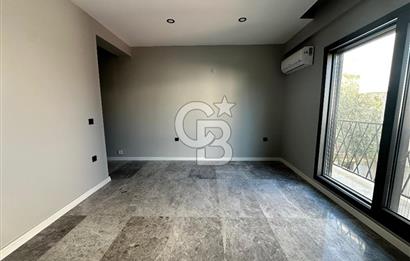 Sığacığın Kalbinde Marina Manzaralı 4+2 Villa