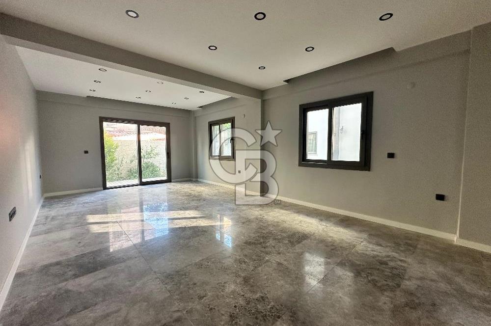 Sığacığın Kalbinde Marina Manzaralı 4+2 Villa