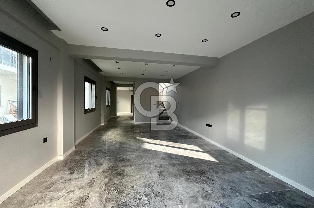 Sığacığın Kalbinde Marina Manzaralı 4+2 Villa