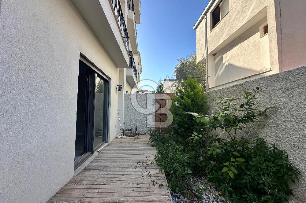Sığacığın Kalbinde Marina Manzaralı 4+2 Villa