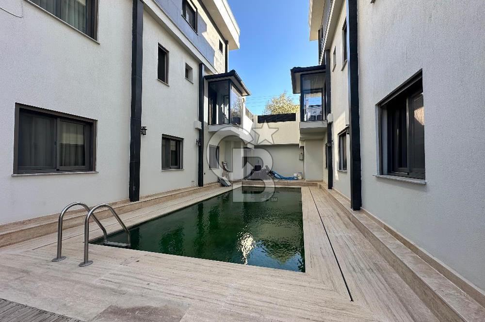 Sığacığın Kalbinde Marina Manzaralı 4+2 Villa