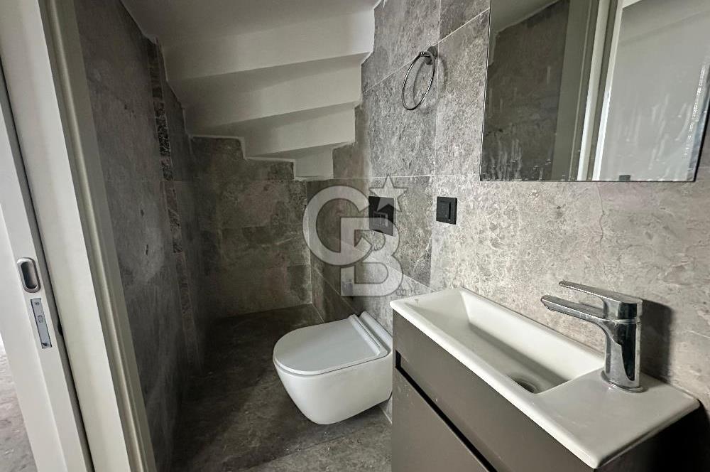 Sığacığın Kalbinde Marina Manzaralı 4+2 Villa