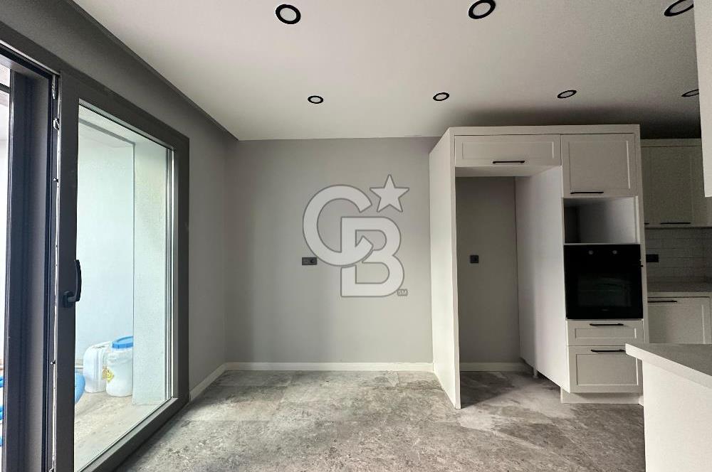 Sığacığın Kalbinde Marina Manzaralı 4+2 Villa