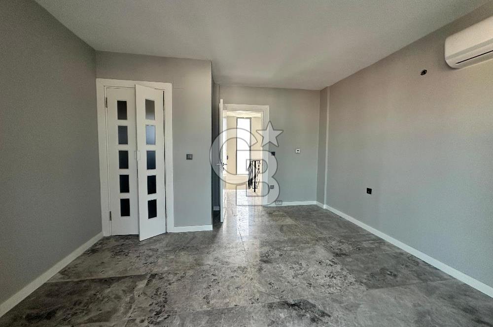 Sığacığın Kalbinde Marina Manzaralı 4+2 Villa