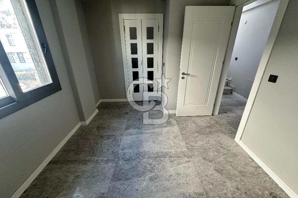 Sığacığın Kalbinde Marina Manzaralı 4+2 Villa