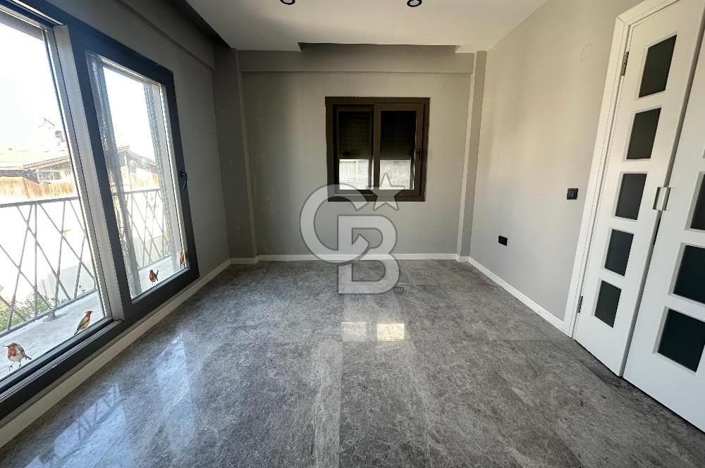 Sığacığın Kalbinde Marina Manzaralı 4+2 Villa