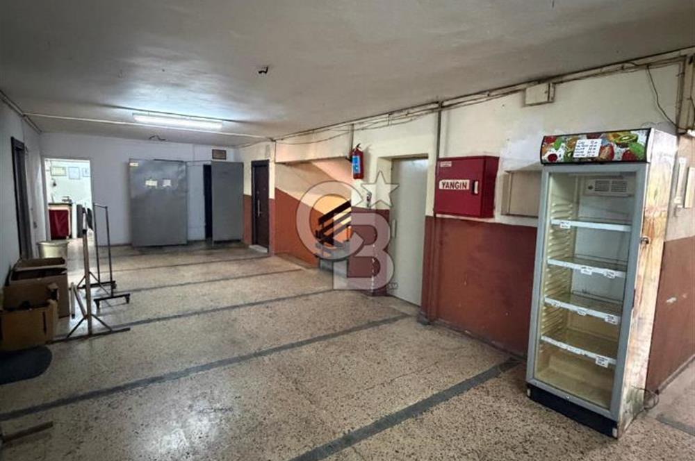 Kemeraltı Tekstil Bölgesinde Asansörlü 30 m² İş Yeri