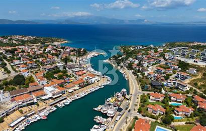 Çeşme Dalyan'da Deniz Manzaralı Satılık 4+2 Tripleks