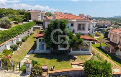 Çeşme Dalyan'da Deniz Manzaralı Satılık 4+2 Tripleks
