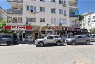 İzmir Karşıyaka Aksoy Caddesi Satılık Kiracılı 30m² Dükkan CB PH - 1 - 351012