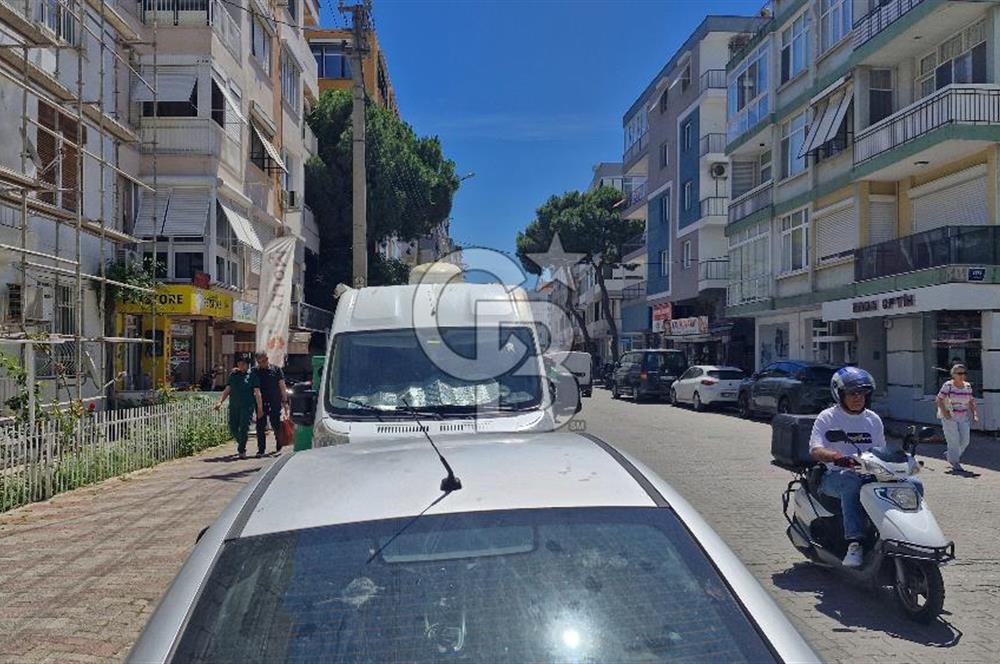 İzmir Karşıyaka Aksoy Caddesi Satılık Kiracılı 30m² Dükkan CB PH
