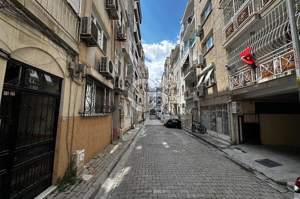 KARŞIYAKA ALAYBEY'DE FULL EŞYALI 2+1 KİRALIK DAİRE