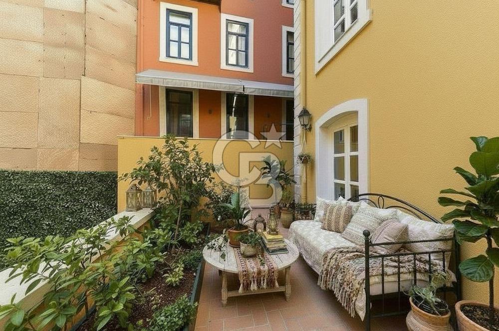 Tomtom Gardens'ta Özel Verandalı 1+0 Bahçe Katı Stüdyo Daire
