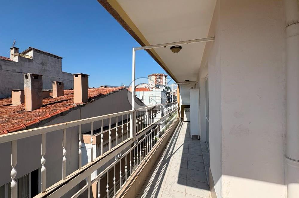 Karşıyaka Bahçelievler Merkezi Konumda Kiralık 2+1 Daire