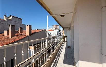 Karşıyaka Bahçelievler Merkezi Konumda Kiralık 2+1 Daire