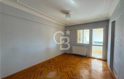 Karşıyaka Bahçelievler Merkezi Konumda Kiralık 2+1 Daire