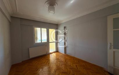 Karşıyaka Bahçelievler Merkezi Konumda Kiralık 2+1 Daire