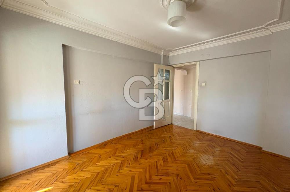 Karşıyaka Bahçelievler Merkezi Konumda Kiralık 2+1 Daire