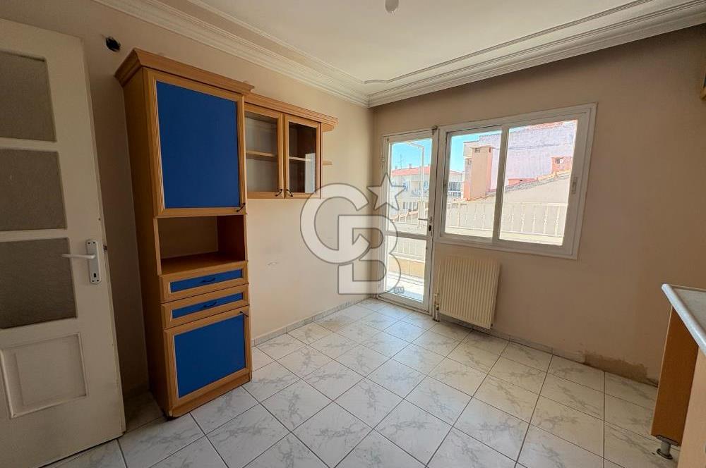 Karşıyaka Bahçelievler Merkezi Konumda Kiralık 2+1 Daire