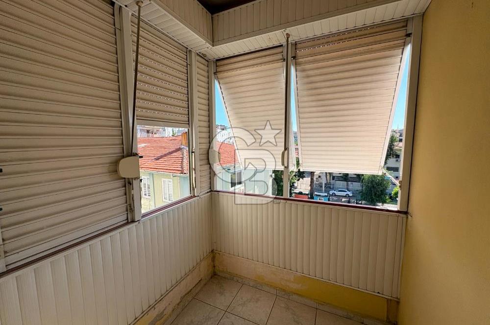 Karşıyaka Bahçelievler Merkezi Konumda Kiralık 2+1 Daire