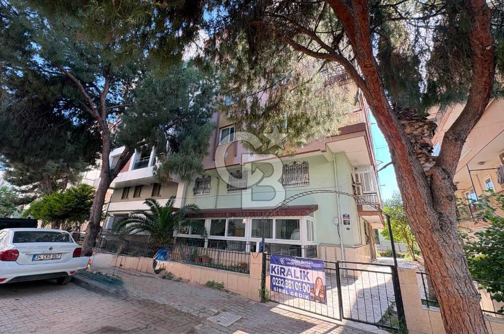 Karşıyaka Bahçelievler Merkezi Konumda Kiralık 2+1 Daire