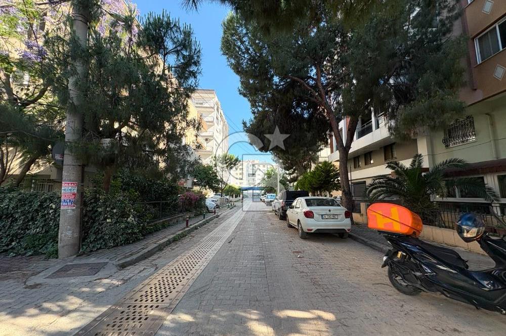 Karşıyaka Bahçelievler Merkezi Konumda Kiralık 2+1 Daire