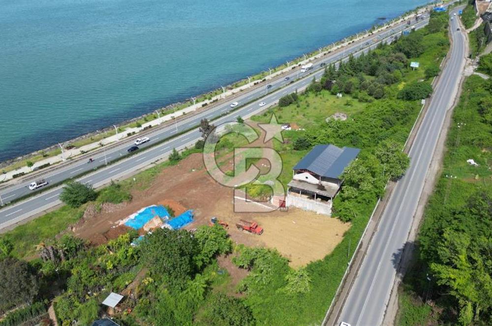 YOMRA NAMIKKEMAL ANAYOL ÜZERİNDE SATILIK ARSA