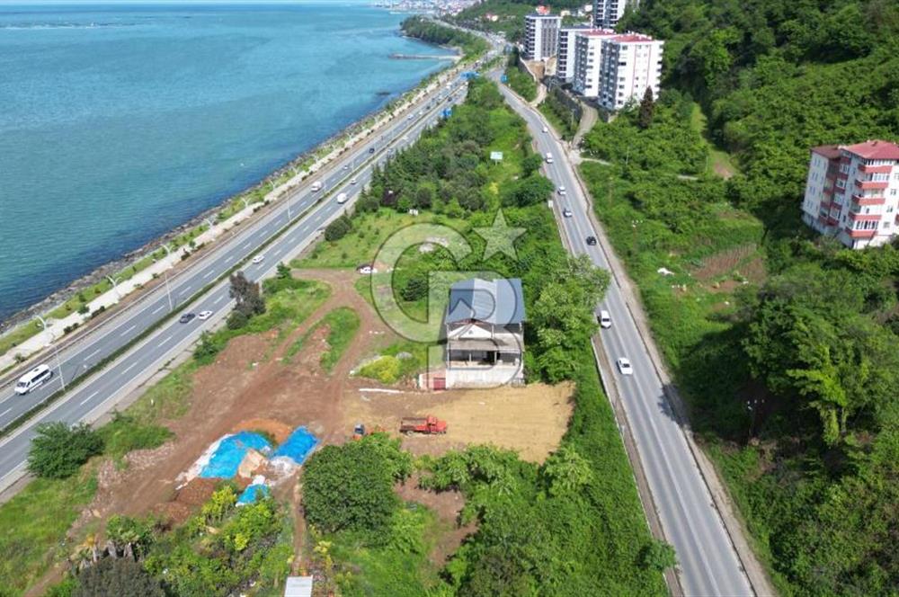 YOMRA NAMIKKEMAL ANAYOL ÜZERİNDE SATILIK ARSA
