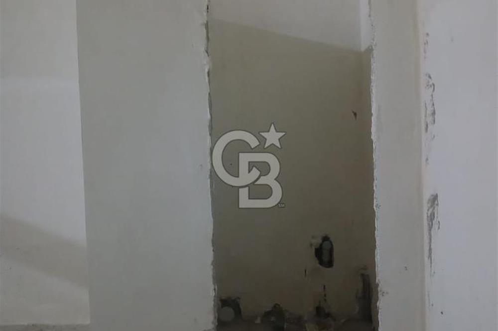 ANTEKS ARIKANLAR SİTESİNDE SATILIK DÜKKAN