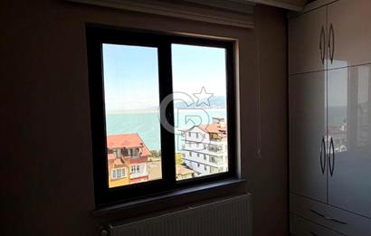 Güzelyalı Mahallesinde Deniz Manzaralı Daire 