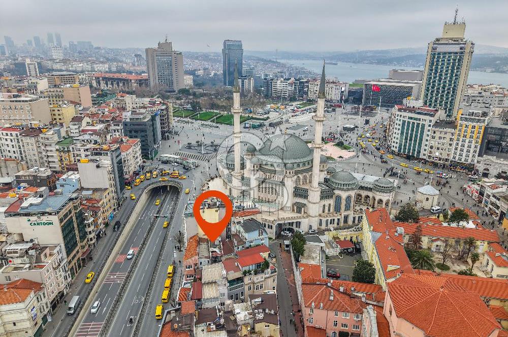 Beyoğlunda Hazır Turizm Yatırımı 5 Katlı Satılık Bina