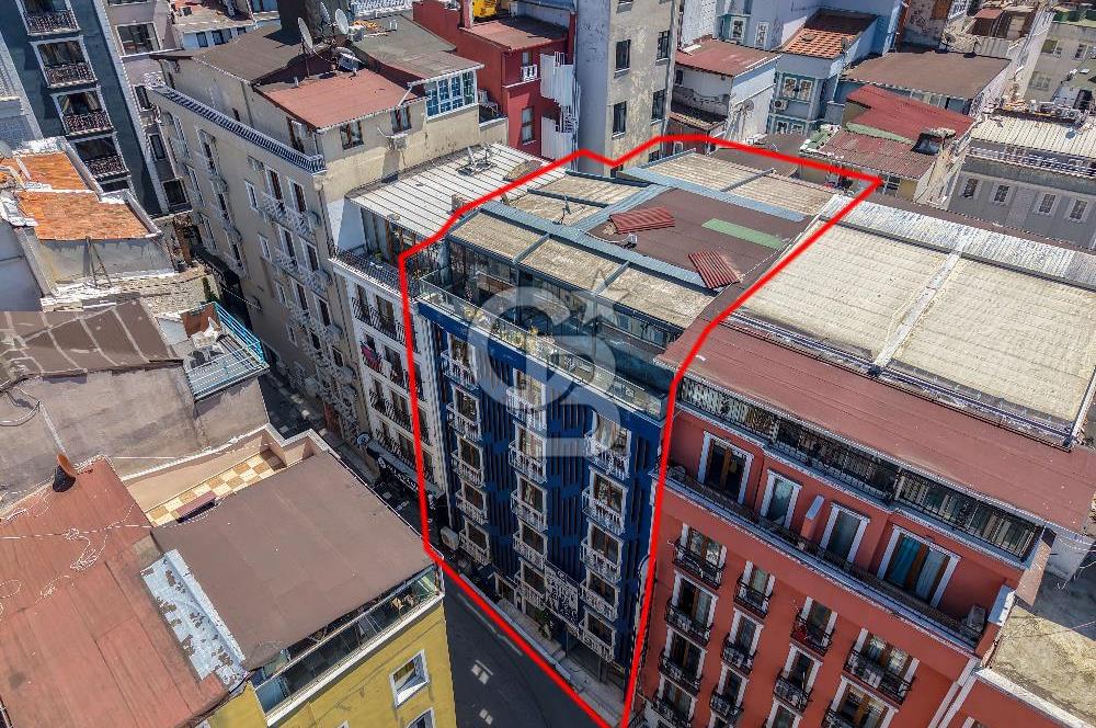 Beyoğlunda Merkezi Konumda, 17 Tapulu Komple Ticari Bina