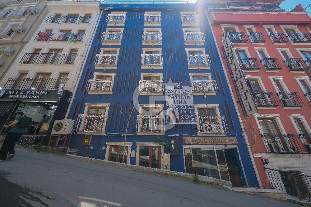 Beyoğlunda Merkezi Konumda, 17 Tapulu Komple Ticari Bina