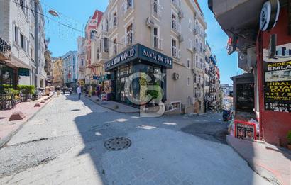 Beyoğlunda Merkezi Konumda, 17 Tapulu Komple Ticari Bina