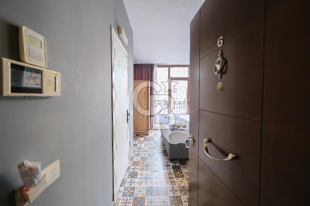 Beyoğlunda Hazır Turizm Yatırımı 5 Katlı Satılık Bina