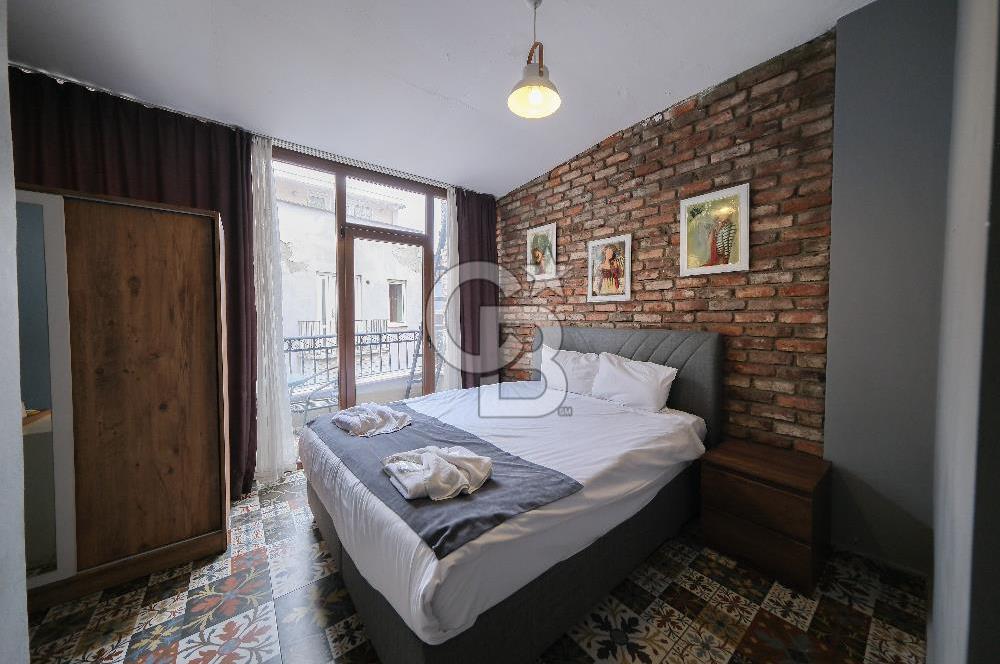 Beyoğlunda Hazır Turizm Yatırımı 5 Katlı Satılık Bina
