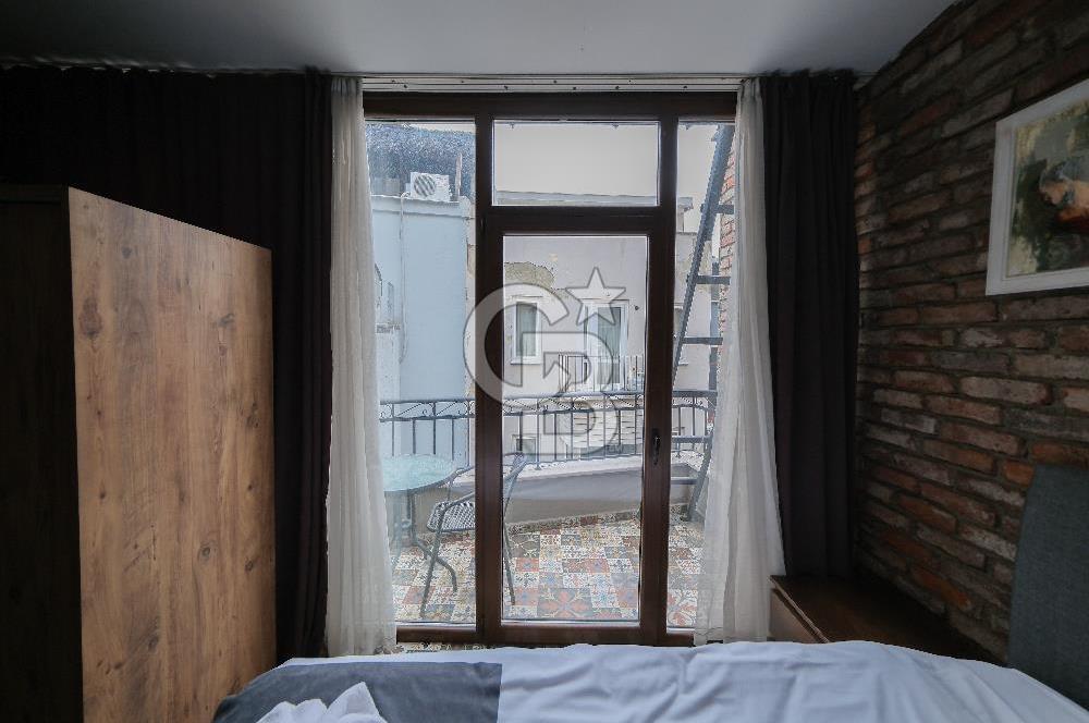 Beyoğlunda Hazır Turizm Yatırımı 5 Katlı Satılık Bina