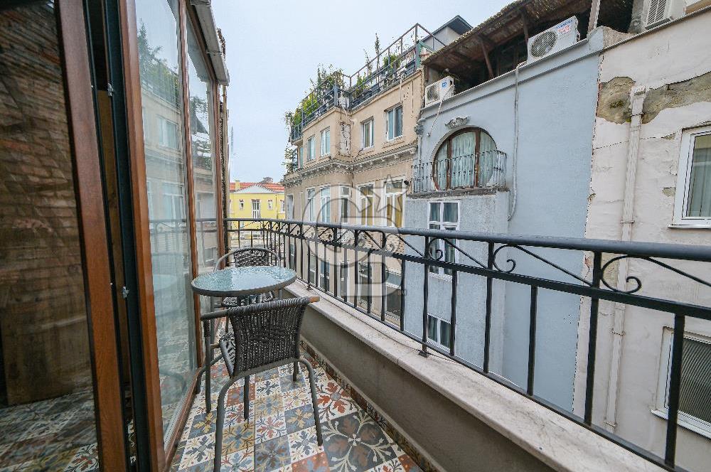 Beyoğlunda Hazır Turizm Yatırımı 5 Katlı Satılık Bina