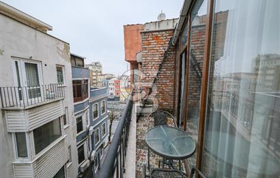 Beyoğlunda Hazır Turizm Yatırımı 5 Katlı Satılık Bina
