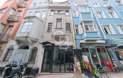 Beyoğlunda Hazır Turizm Yatırımı 5 Katlı Satılık Bina
