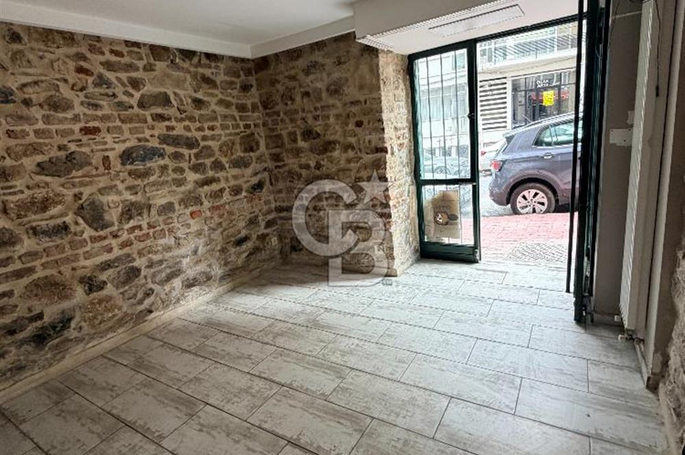 CİHANGİR AKYOL CADDESİ'NDE TAŞ DUVARLI YATIRIMLIK DÜKKAN